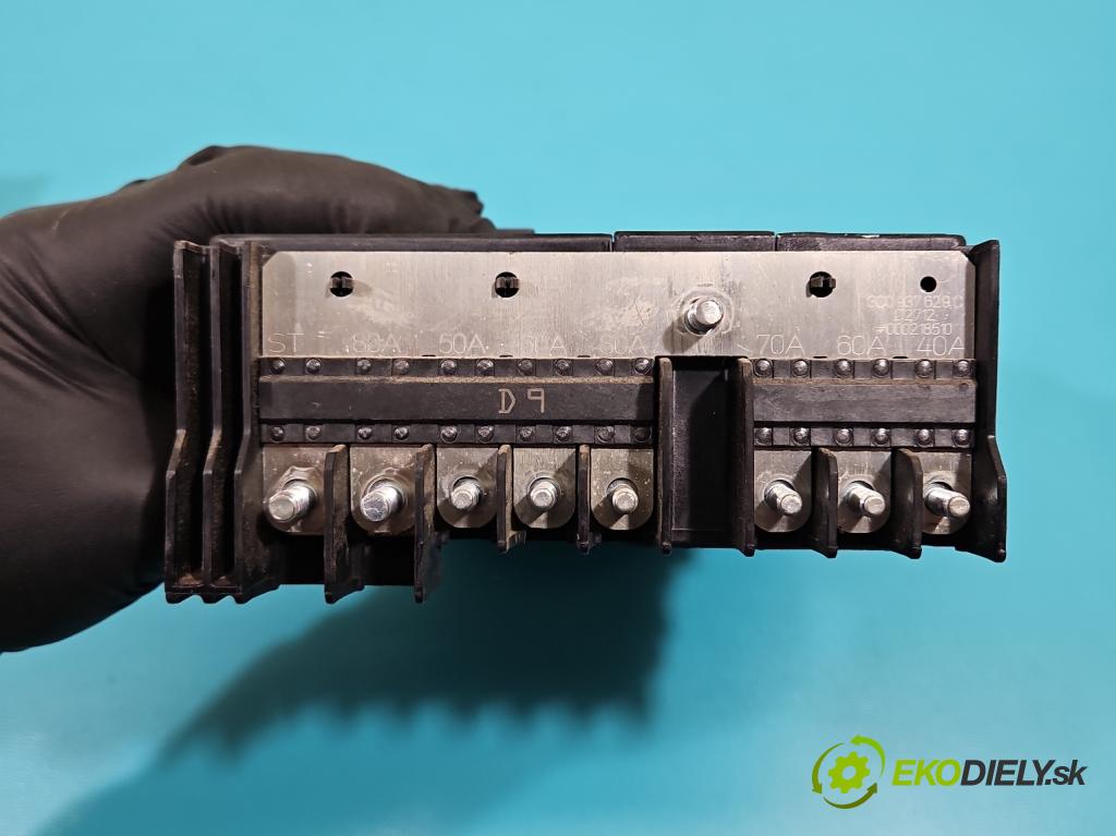 Vw Passat B7 2010-2014 2.0 tdi 140 hp manual 103 kW 1968 cm3 5- skříňka pojistková 3C0937125A (Pojistkové skříňky)