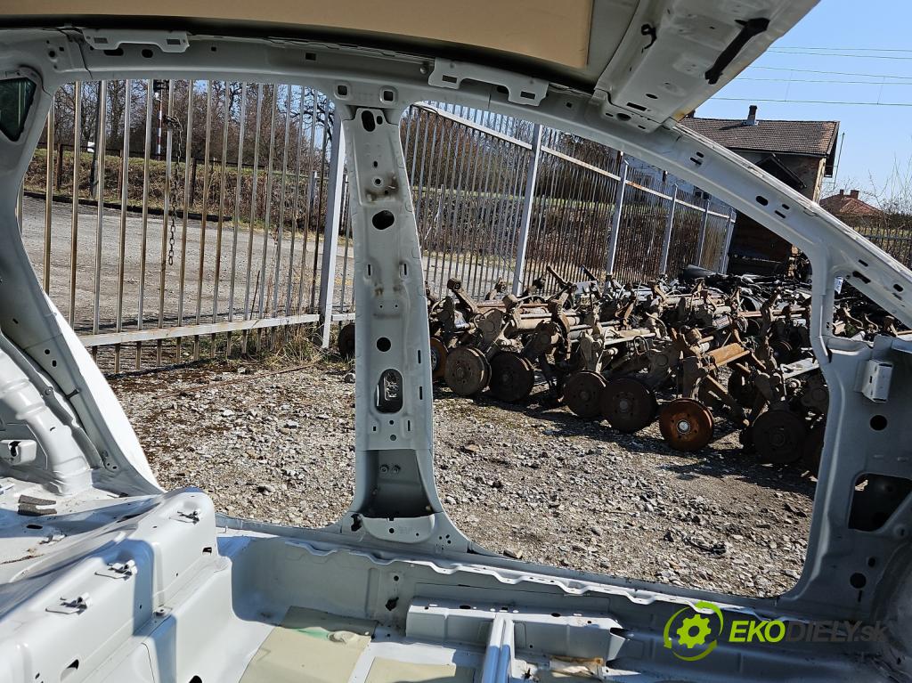 Seat Ibiza IV 6J 2008-2017 1.2 MPI 12V 69KM manual 51 kW 1198 cm3 5- práh levý  (Ostatní)