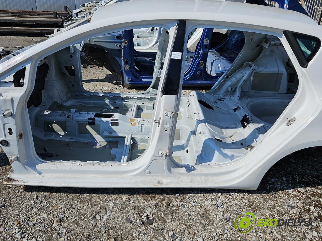 Seat Ibiza IV 6J 2008-2017 1.2 MPI 12V 69KM manual 51 kW 1198 cm3 5- práh levý  (Ostatní)