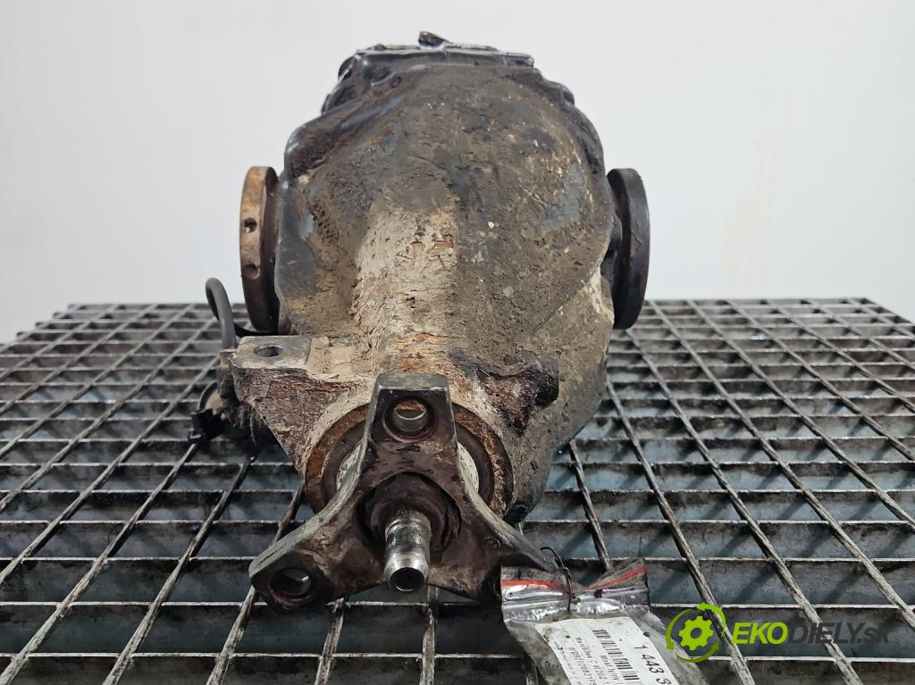 Mercedes C W202 1993-2001 2.0 kompressor 192 HP manual 141 kW 1998 cm3 5- Most: zadní: