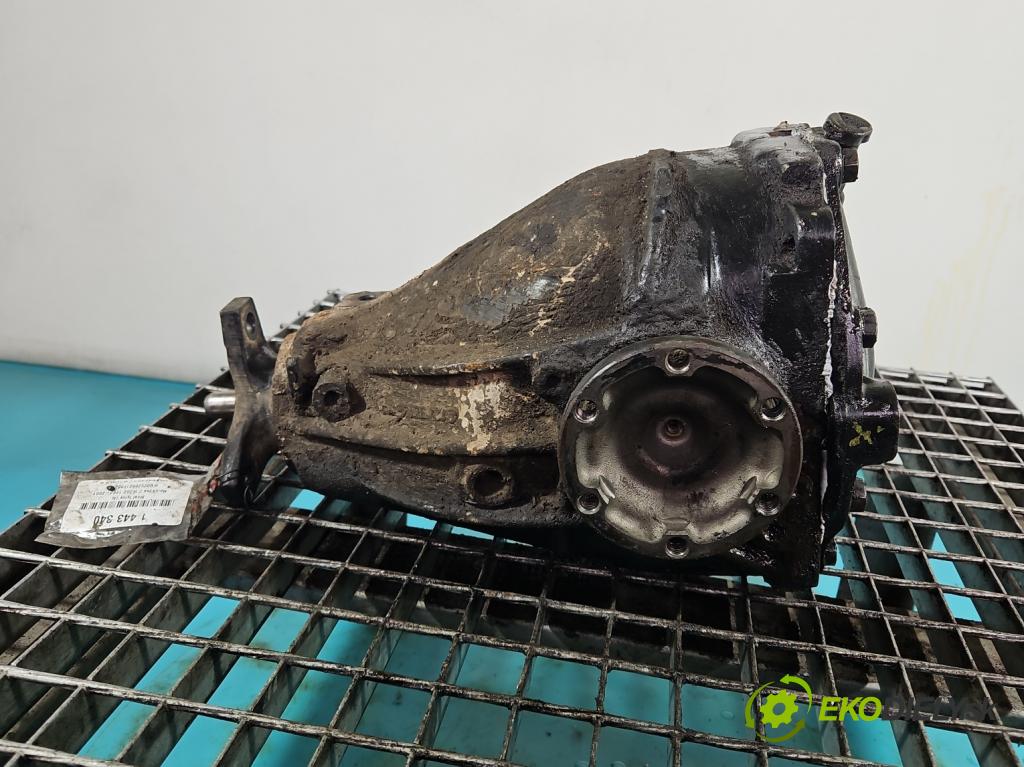 Mercedes C W202 1993-2001 2.0 kompressor 192 HP manual 141 kW 1998 cm3 5- Most: zadní: