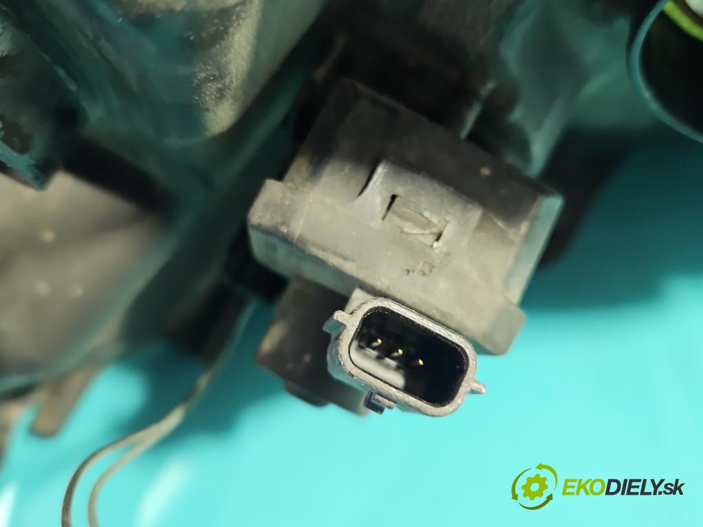 Renault Scenic II 2003-2009 1.5 dci 106 HP manual 78 kW 1461 cm3 5- Reflektor: pravý  (Svetlo predné pravé)