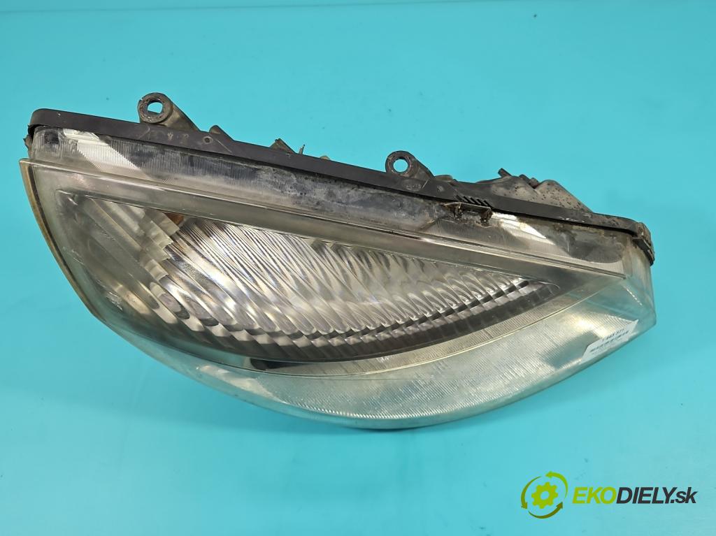 Renault Scenic II 2003-2009 1.5 dci 106 HP manual 78 kW 1461 cm3 5- Reflektor: pravý  (Svetlo predné pravé)
