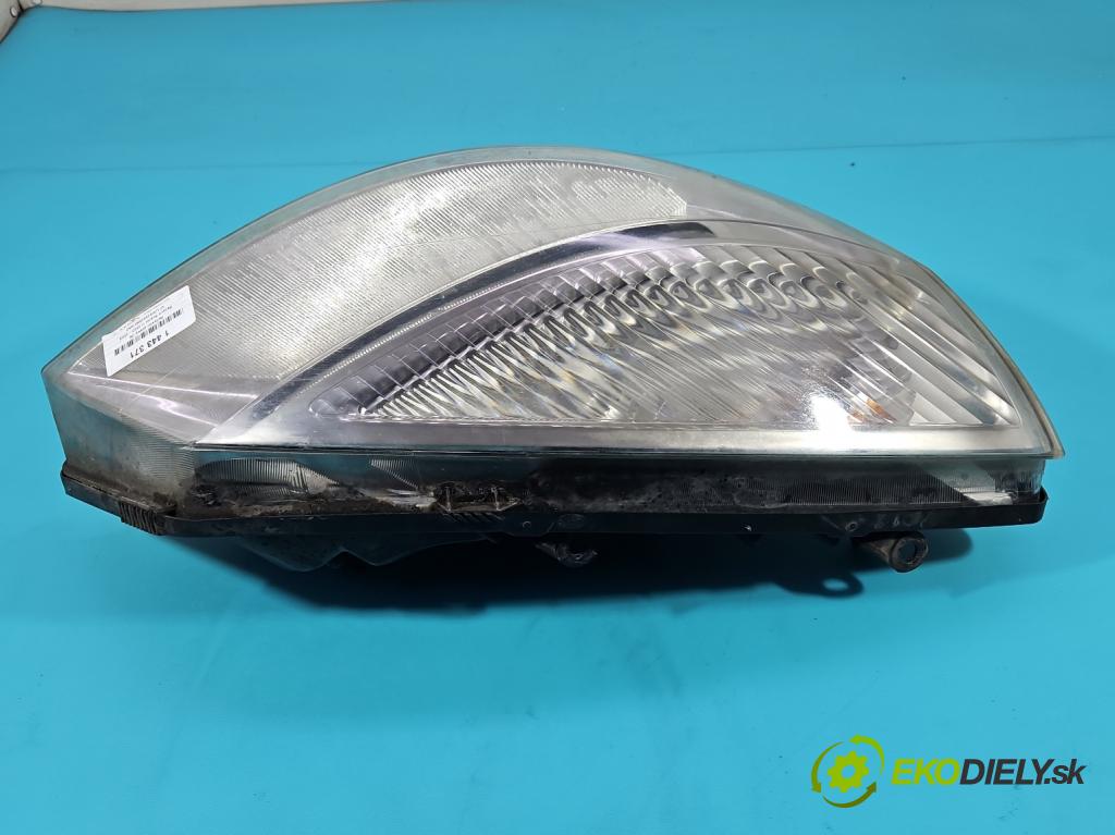 Renault Scenic II 2003-2009 1.5 dci 106 HP manual 78 kW 1461 cm3 5- Reflektor: pravý  (Svetlo predné pravé)