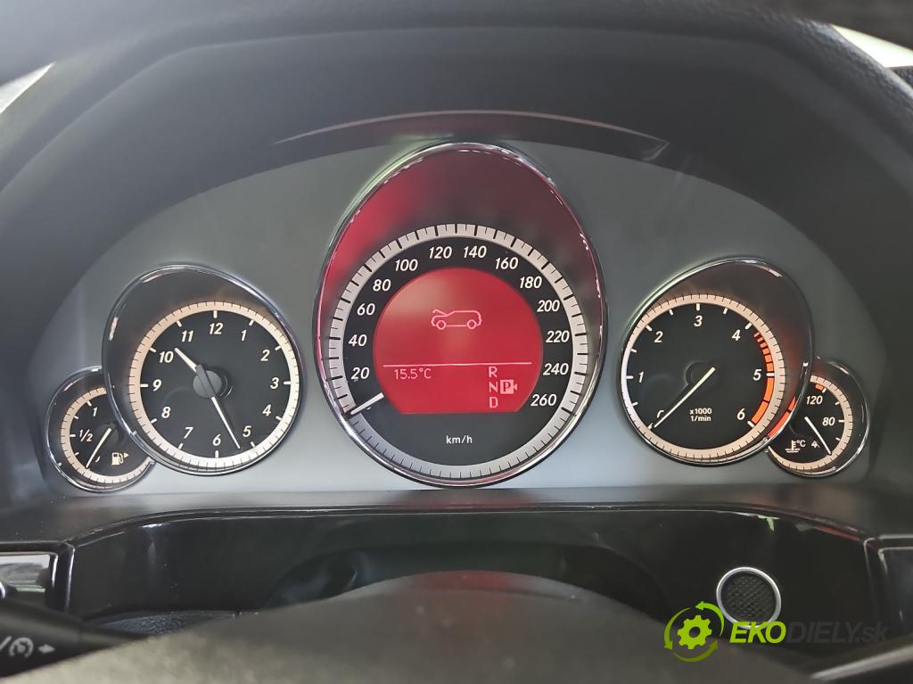 Mercedes E W212 2009-2016 3.0 CDI V6 231 HP automatic 170 kW 3000 cm3 5- prístrojovka/ budíky A2129004904 (Prístrojová doska, displej)