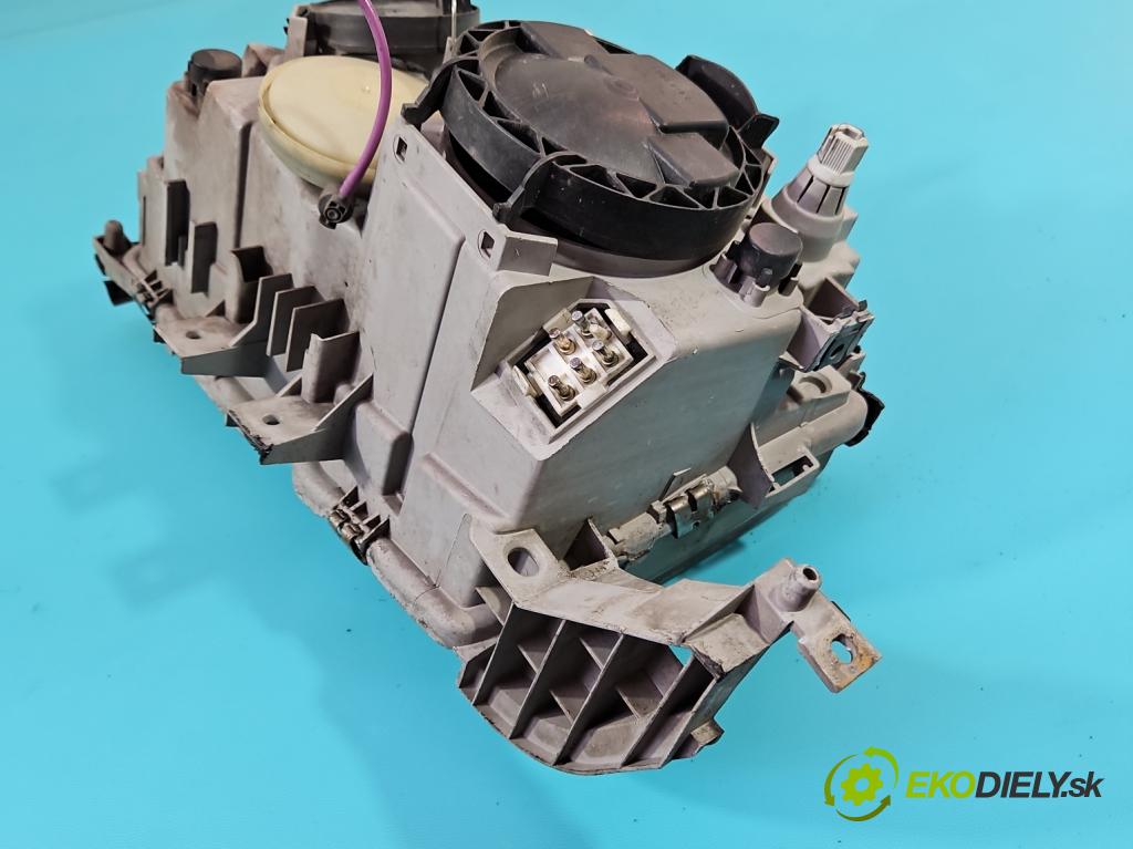 Mercedes C W202 1993-2001 2.0 kompressor 192 HP manual 141 kW 1998 cm3 5- Reflektor: pravý  (Svetlo predné pravé)