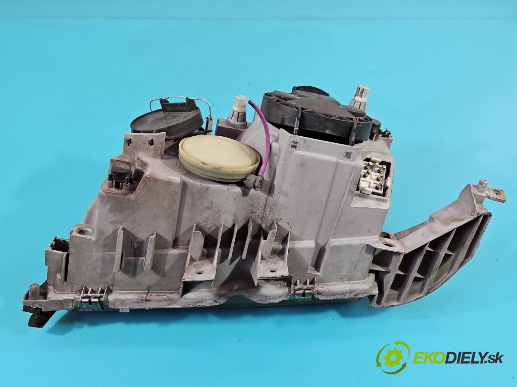 Mercedes C W202 1993-2001 2.0 kompressor 192 HP manual 141 kW 1998 cm3 5- Reflektor: pravý  (Svetlo predné pravé)