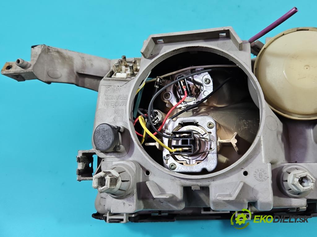 Mercedes C W202 1993-2001 2.0 kompressor 192 HP manual 141 kW 1998 cm3 5- Reflektor: pravý  (Svetlo predné pravé)