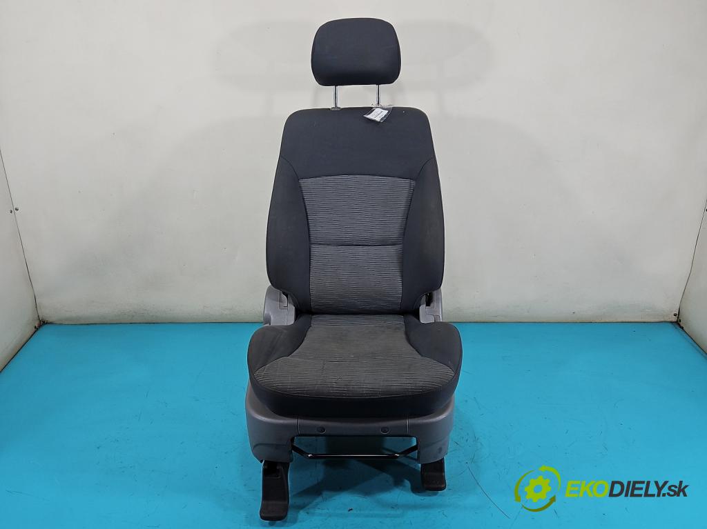 Hyundai H1 II 2007-2023 2.5 crdi (D4CB): 163 HP manual 120 kW 2497 cm3 3- Sedačka pravý  (Sedadlo)