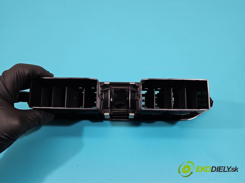 Dacia Sandero III 2020- 1.0 SCe: 91 KM manual 67 kW 999 cm3 5- Mřížka: kúrenia stredová 687605827R (Mriežka kúrenia (fukár))