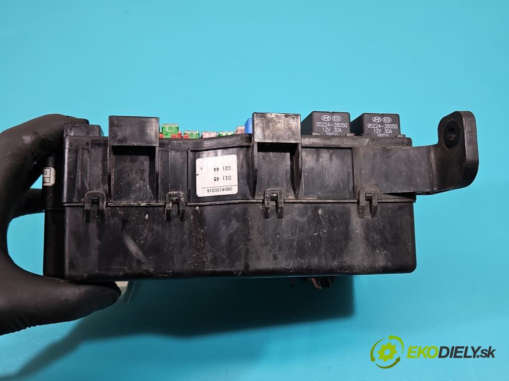 Hyundai H1 II 2007-2023 2.5 crdi (D4CB): 163 HP manual 120 kW 2497 cm3 3- skrinka poistka 91203-4H350 (Poistková skrinka)