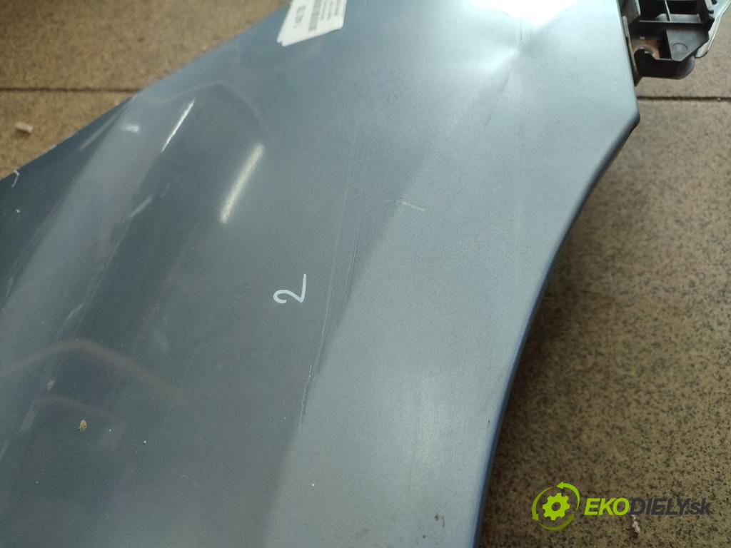 Hyundai H1 II 2007-2023 2.5 crdi D4CB 163 HP manual 120 kW 2497 cm3 5- blatník predné pravý  (Kľučka dverí ostatné)