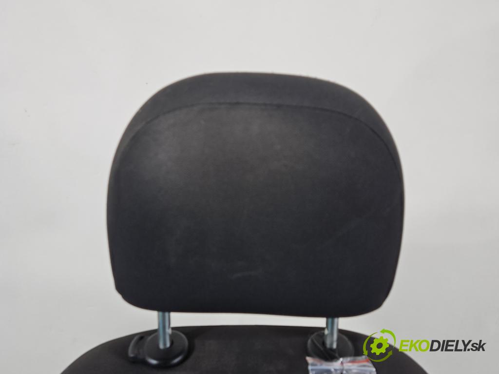 Opel Combo D 2011-2018 1.3 cdti 90 HP manual 66 kW 1251 cm3 5- Sedačka pravý  (Sedačka, sedadlo)