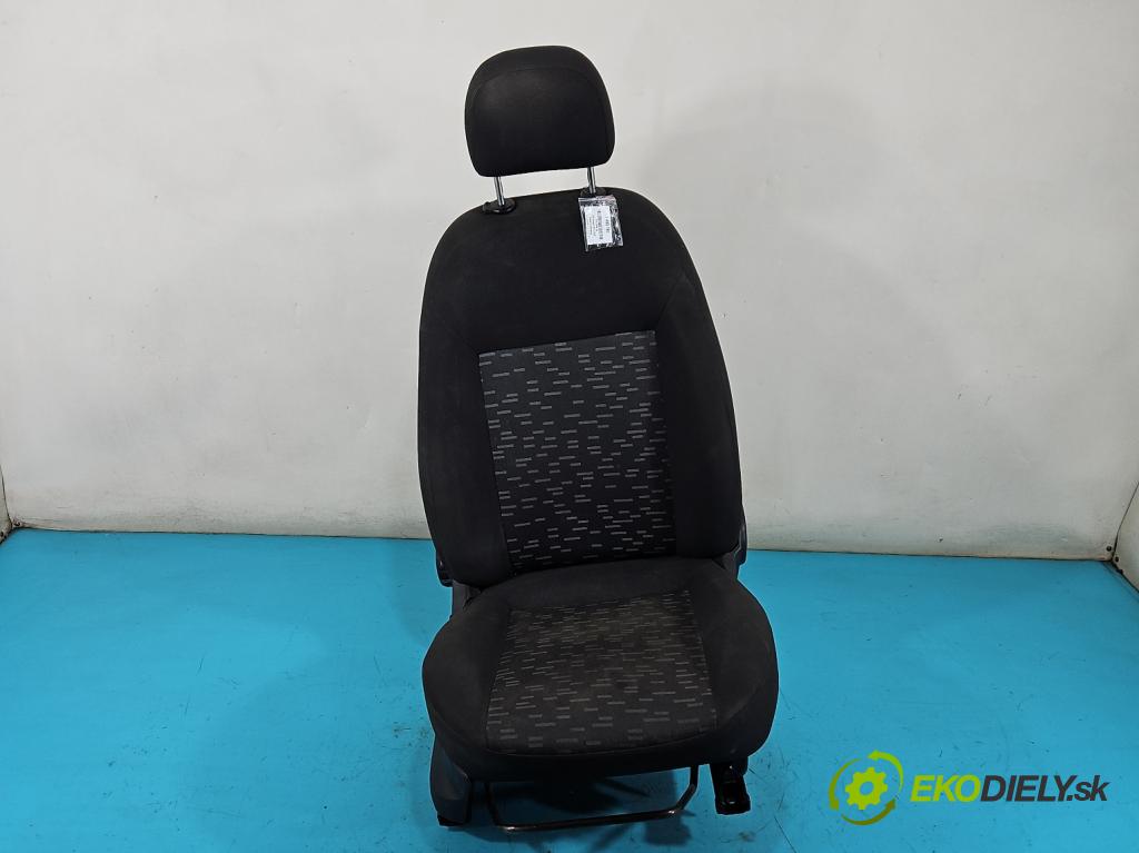 Opel Combo D 2011-2018 1.3 cdti 90 HP manual 66 kW 1251 cm3 5- Sedačka pravý  (Sedačka, sedadlo)