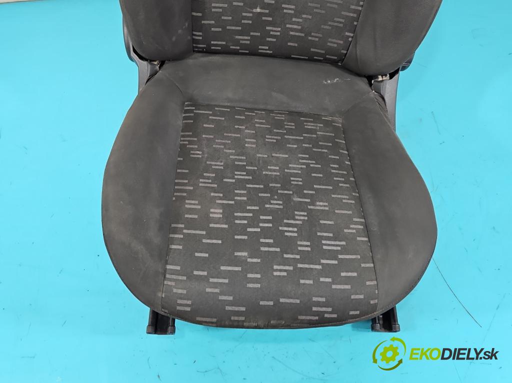 Opel Combo D 2011-2018 1.3 cdti 90 HP manual 66 kW 1251 cm3 5- Sedačka ľavý  (Sedačka, sedadlo)