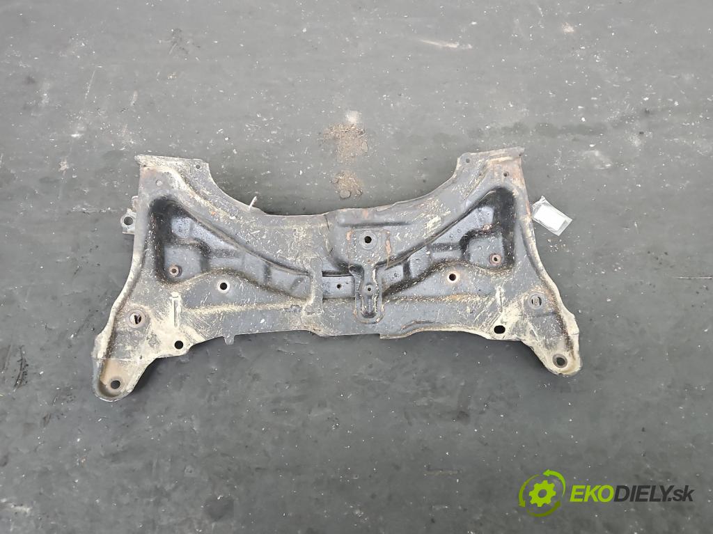 Toyota Yaris II 2005-2011 1.0 vvti 69KM manual 51 kW 998 cm3 5- výstuha motora