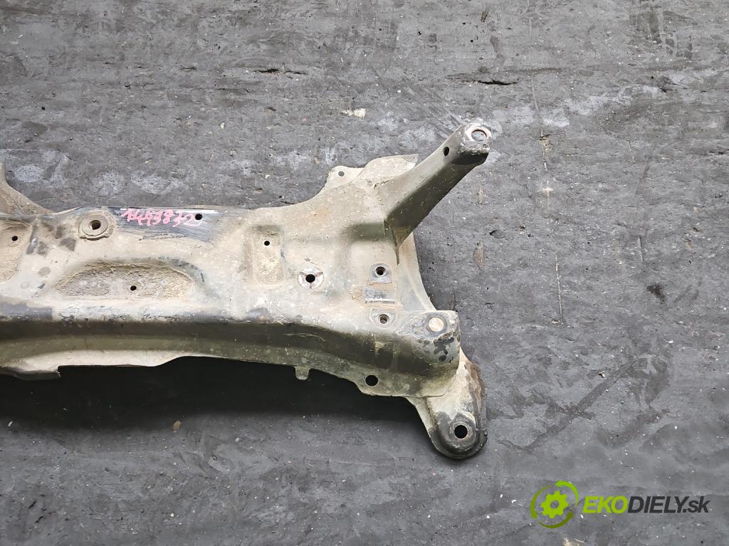 Toyota Yaris II 2005-2011 1.0 vvti 69KM manual 51 kW 998 cm3 5- výstuha motora