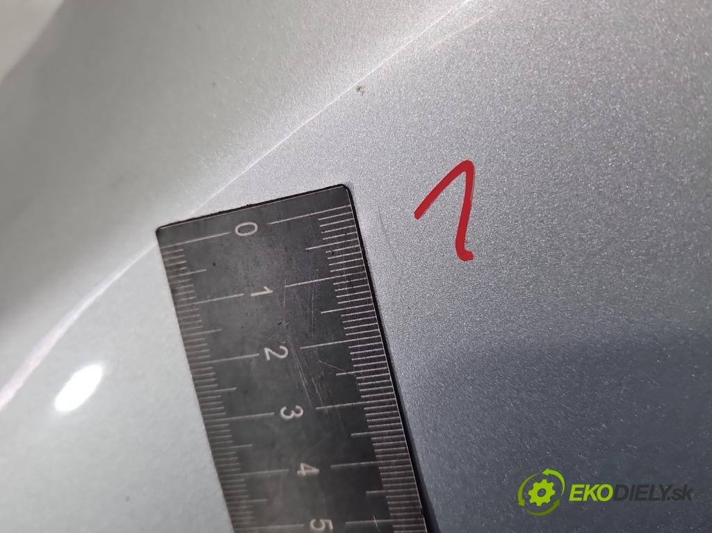 Toyota Yaris II 2005-2011 1.0 vvti 69KM manual 51 kW 998 cm3 5- blatník predné ľavý  (Blatník predný ľavý)