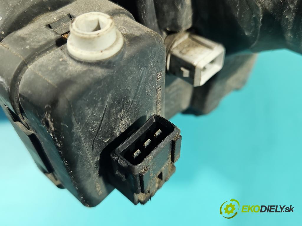 Toyota Yaris II 2005-2011 1.0 vvti 69KM manual 51 kW 998 cm3 5- Reflektor: pravý 81110-0D120 (Svetlo predné pravé)