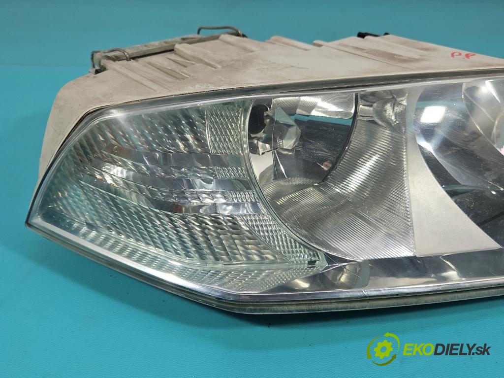 Skoda Octavia II 2004-2013 1.9 tdi (BKC) 105 HP manual 77 kW 1896 cm3 5- Reflektor: pravý  (Svetlo predné pravé)