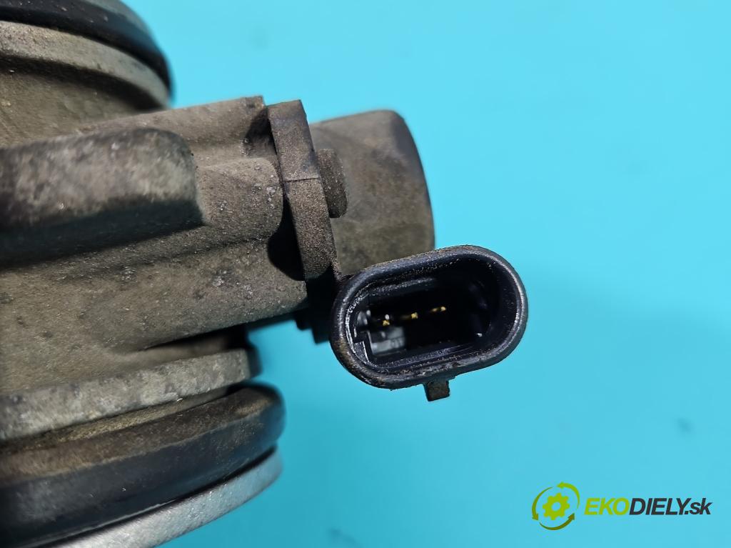 Dacia Duster I 2010-2018 1.6 16V 105 HP manual 77 kW 1598 cm3 5- klapka  (Škrtiaca klapka)