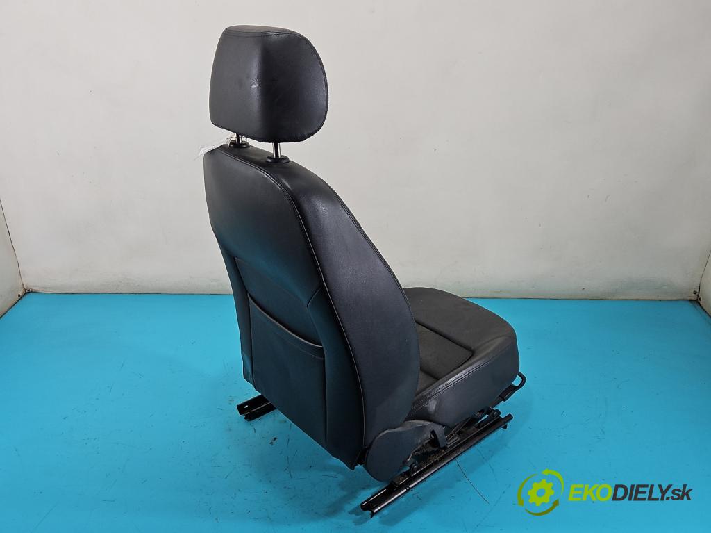 Skoda Octavia II 2004-2013 1.9 tdi (BKC) 105 HP manual 77 kW 1896 cm3 5- Sedačka ľavý  (Sedačka, sedadlo)