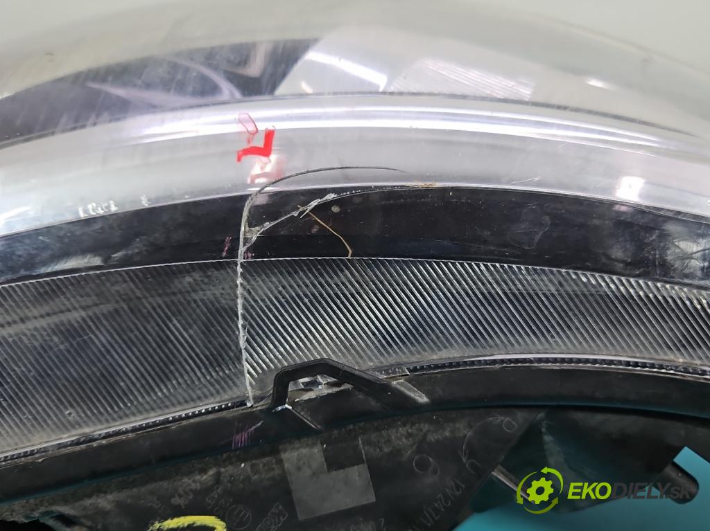 Toyota Avensis III T27 2009-2018 2.0 D4D 143 HP manual 105 kW 1995 cm3 5- Reflektor: pravý 05-38 (Svetlo predné pravé)