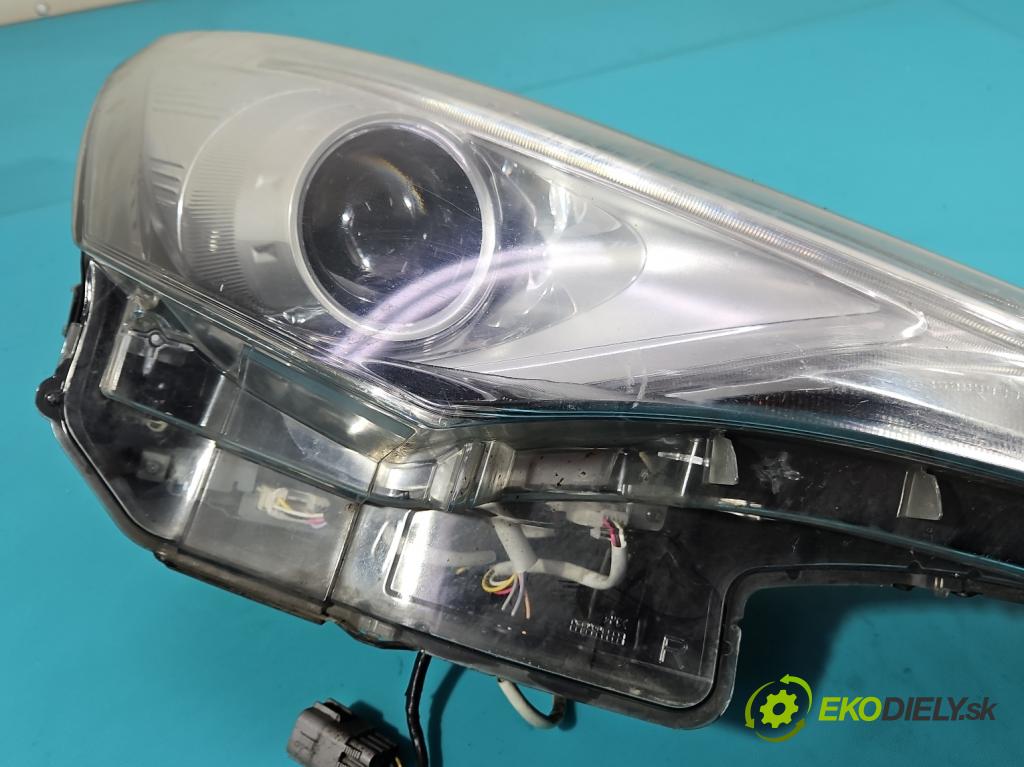 Toyota Avensis III T27 2009-2018 2.0 D4D 143 HP manual 105 kW 1995 cm3 5- Reflektor: pravý 05-38 (Svetlo predné pravé)