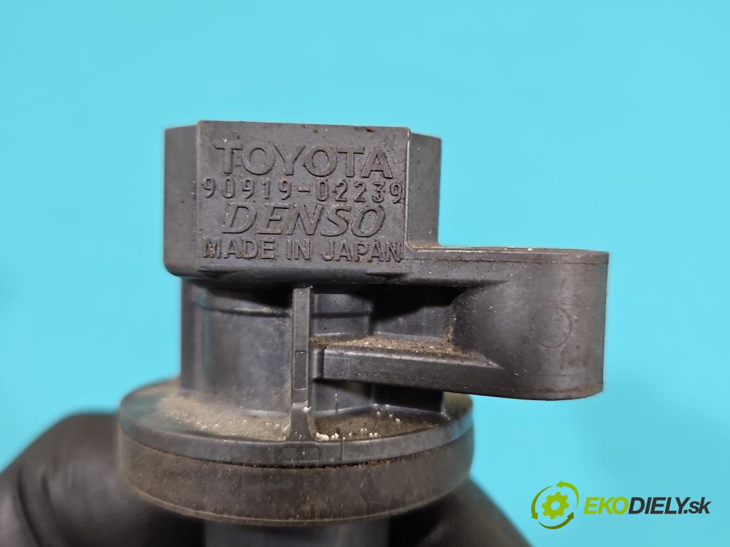 Toyota Yaris II 2005-2011 1.0 vvti 69KM manual 51 kW 998 cm3 5- cievka zapaľovacia 90919-02239 (Zapaľovacia cievka)