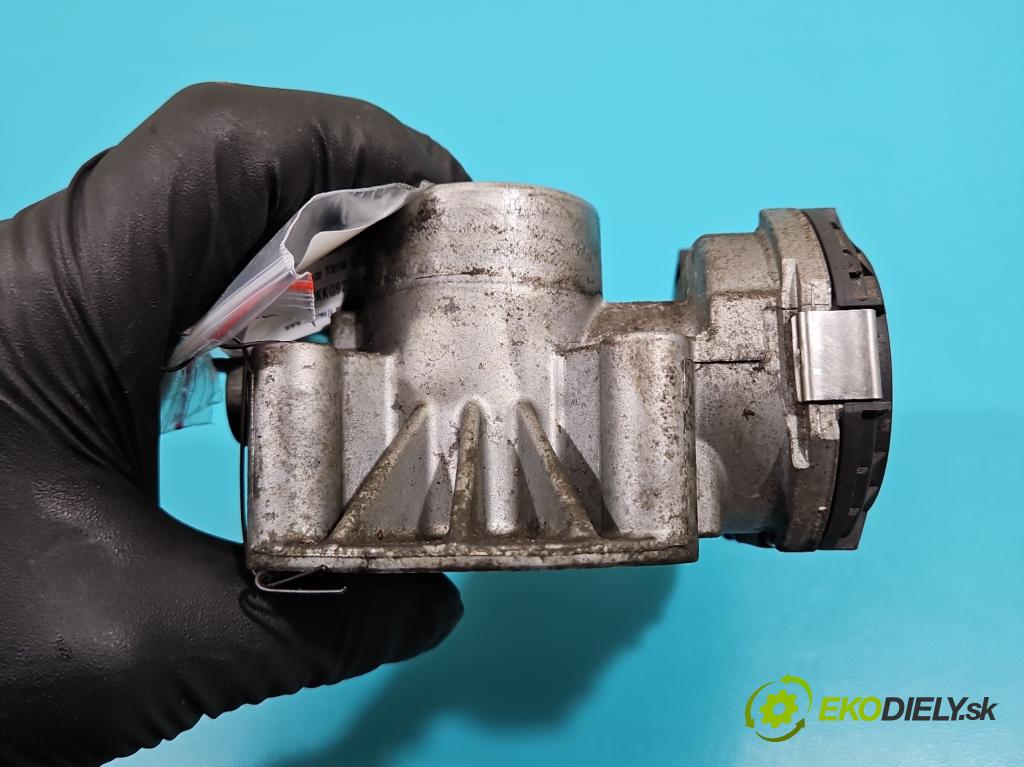 Toyota Yaris II 2005-2011 1.0 vvti 69KM manual 51 kW 998 cm3 5- klapka 22030-0Q010 (Škrtiaca klapka)