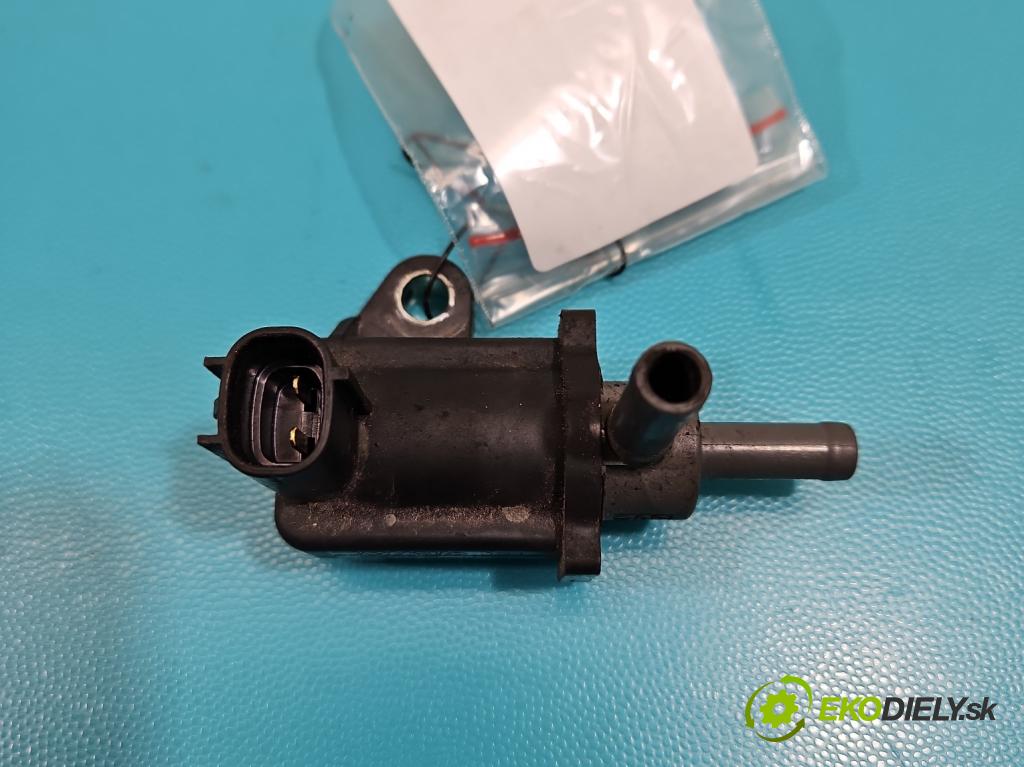 Toyota Yaris II 2005-2011 1.0 vvti 69KM manual 51 kW 998 cm3 5- ventil podtlaku 90910-12275 (Ventil)