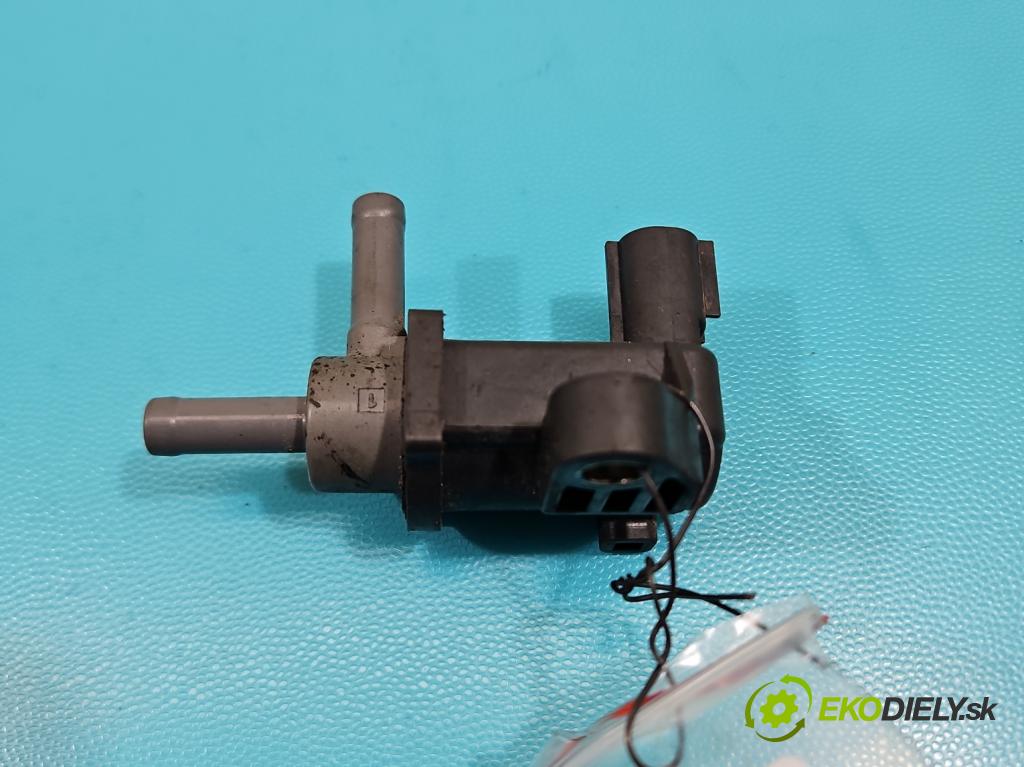 Toyota Yaris II 2005-2011 1.0 vvti 69KM manual 51 kW 998 cm3 5- ventil podtlaku 90910-12275 (Ventil)