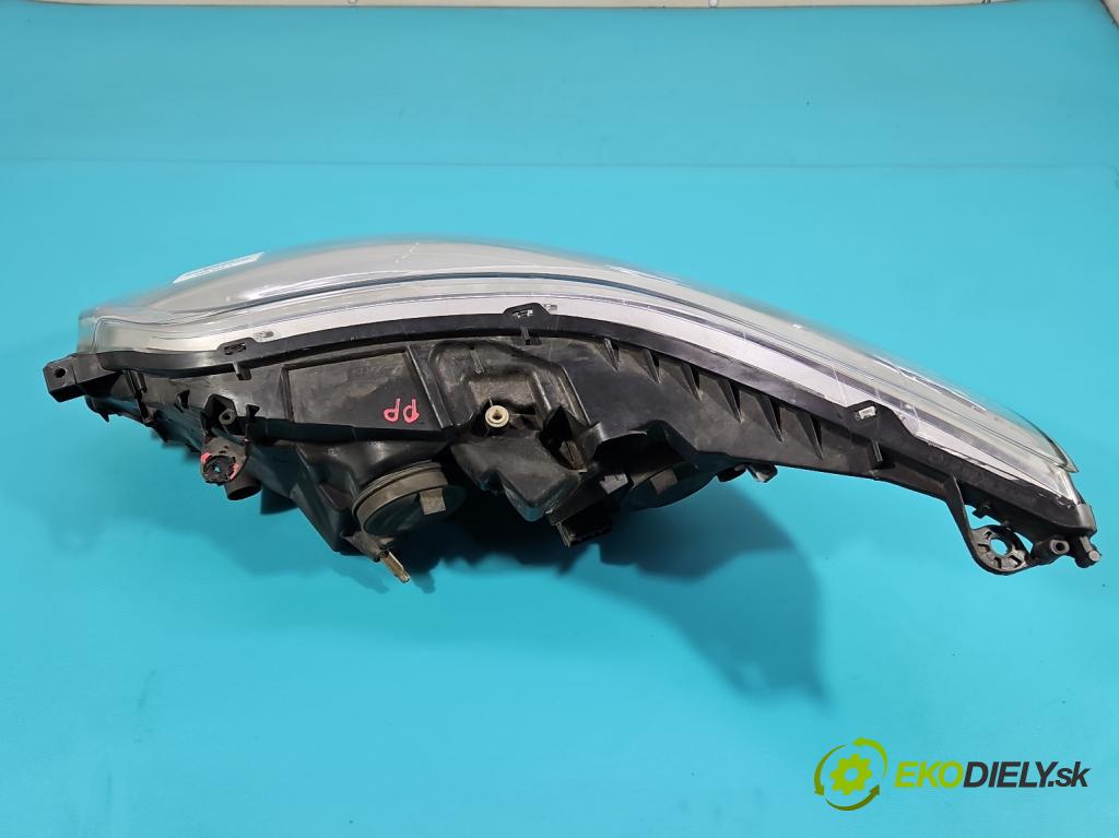 Citroen C4 I 2004-2011 1.6 16V 109 HP manual 80 kW 1587 cm3 3- Reflektor: pravý  (Svetlo predné pravé)