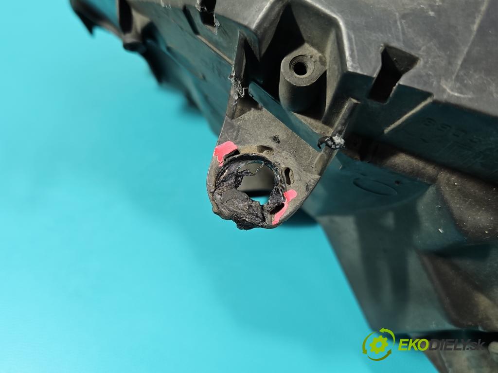 Citroen C4 I 2004-2011 1.6 16V 109 HP manual 80 kW 1587 cm3 3- Reflektor: pravý  (Svetlo predné pravé)