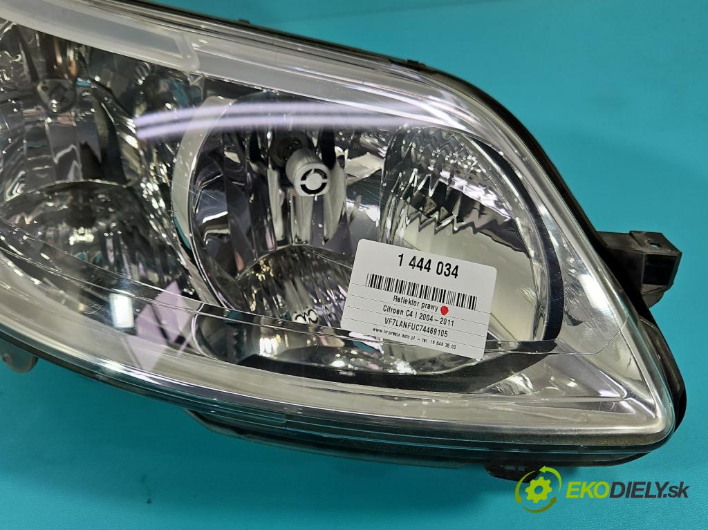 Citroen C4 I 2004-2011 1.6 16V 109 HP manual 80 kW 1587 cm3 3- Reflektor: pravý  (Svetlo predné pravé)