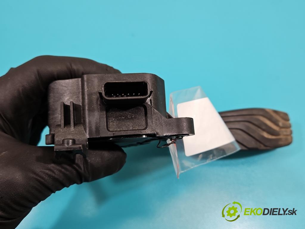 Dacia Sandero III 2020- 1.0 SCe: 91 KM manual 67 kW 999 cm3 5- pedal plyn potenciometr: 180100912R