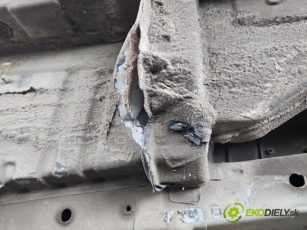 Hyundai H1 II 2007-2023 2.5 crdi (D4CB): 163 hp manual 120 kW 2497 cm3 3- práh levý  (Ostatní)