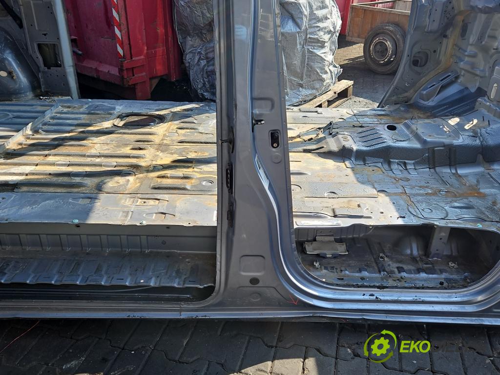 Hyundai H1 II 2007-2023 2.5 crdi (D4CB): 163 HP manual 120 kW 2497 cm3 3- Práh: pravý  (Karoséria ostatné)