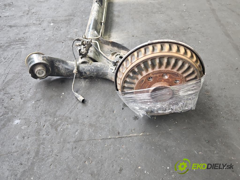 Dacia Sandero III 2020- 1.0 SCe 91KM manual 67 kW 999 cm3 5- zadní výztuha 555019610R (Výztuhy zadní)