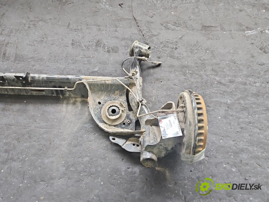 Dacia Sandero III 2020- 1.0 SCe 91KM manual 67 kW 999 cm3 5- zadní výztuha 555019610R (Výztuhy zadní)