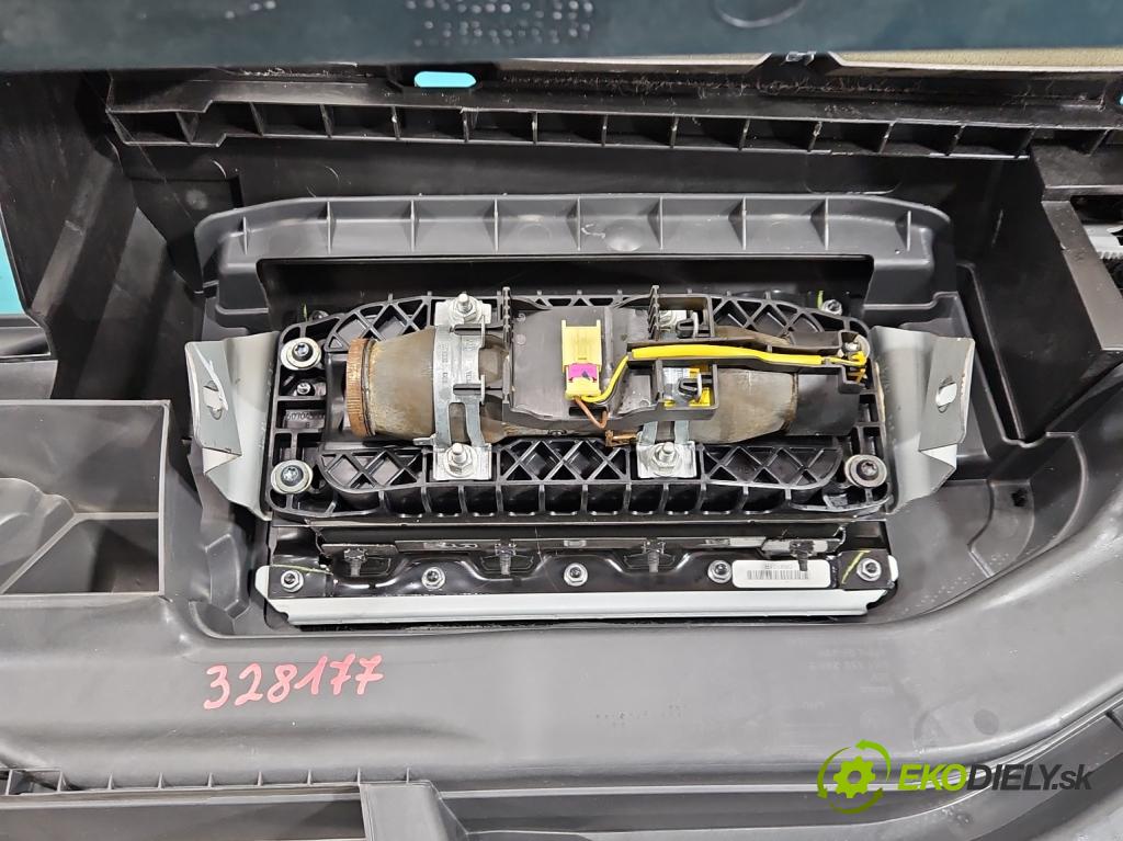 Vw Golf VI 2008-2013 1.6 tdi 105 HP manual 77 kW 1598 cm3 5- kokpit,pristrojová doska rozdeľovacia
