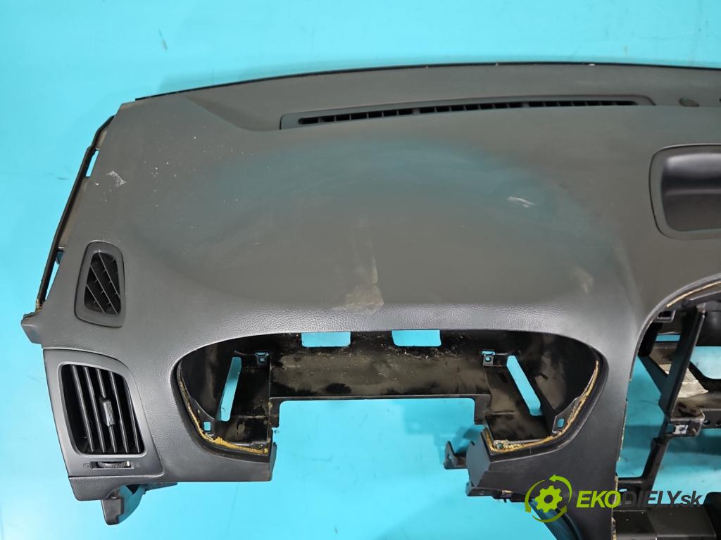 Hyundai H1 II 2007-2023 2.5 crdi (D4CB): 163 HP manual 120 kW 2497 cm3 3- kokpit,pristrojová doska rozdeľovacia