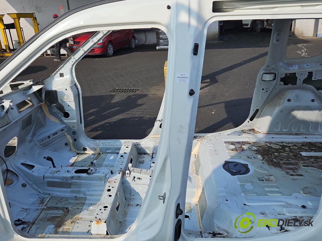 Opel Combo D 2011-2018 1.3 cdti 90 HP manual 66 kW 1251 cm3 5- Práh: ľavý  (Karoséria ostatné)