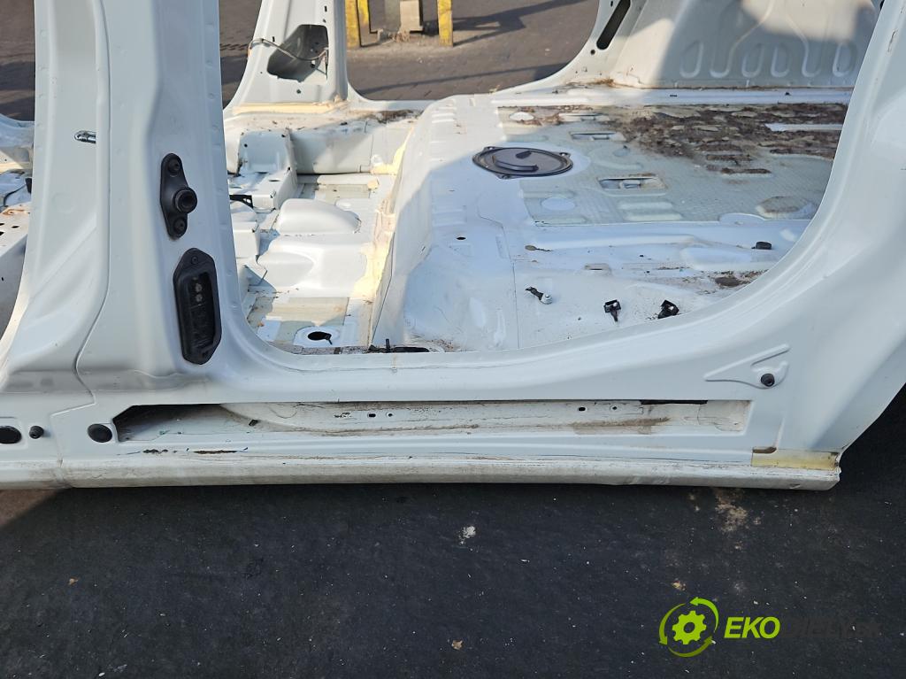 Opel Combo D 2011-2018 1.3 cdti 90 HP manual 66 kW 1251 cm3 5- Práh: ľavý  (Karoséria ostatné)