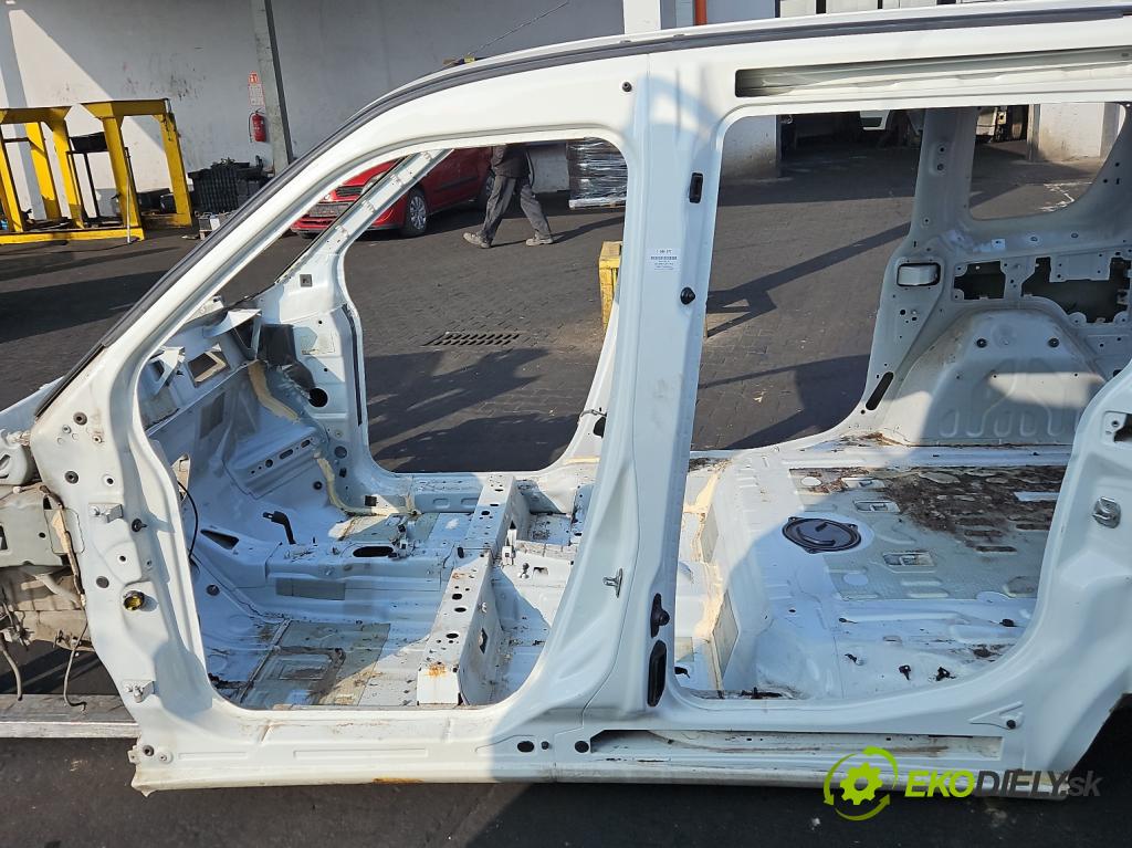 Opel Combo D 2011-2018 1.3 cdti 90 HP manual 66 kW 1251 cm3 5- Práh: ľavý  (Karoséria ostatné)