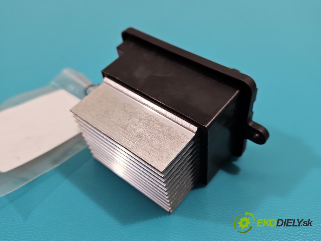 Dacia Sandero III 2020- 1.0 SCe: 91 KM manual 67 kW 999 cm3 5- rezistor 017600-7200