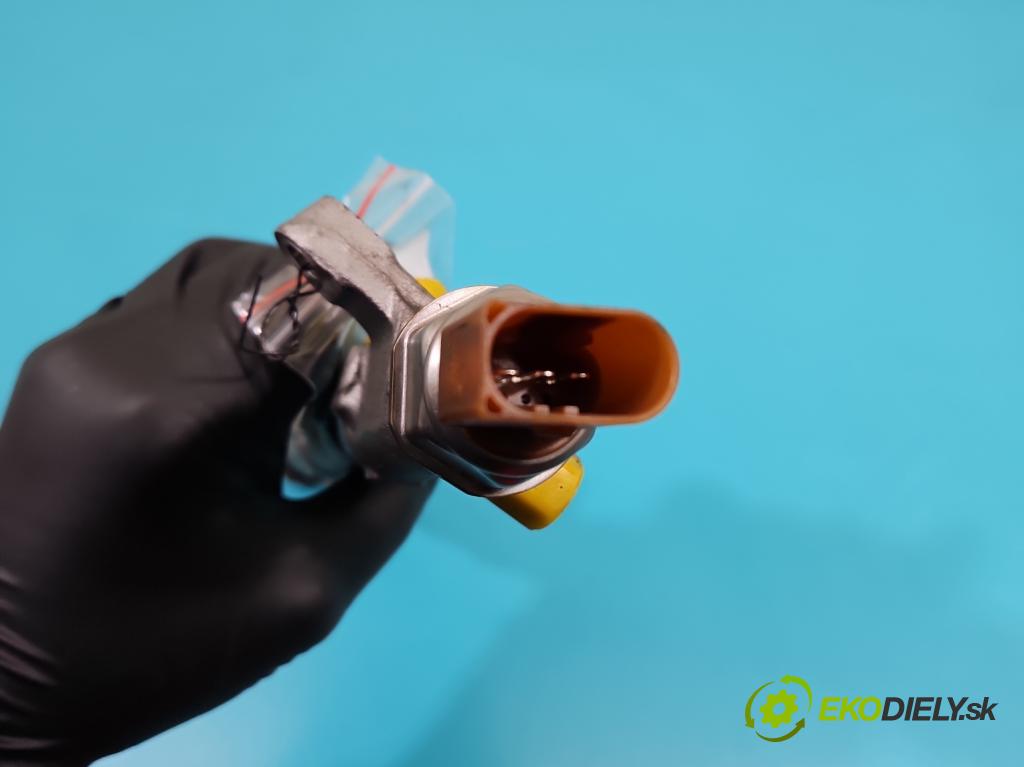 Vw Passat B7 2010-2014 2.0 tdi 140 HP manual 103 kW 1968 cm3 5- lišta vstrekovacia 03L089N (Vstrekovacia lišta)