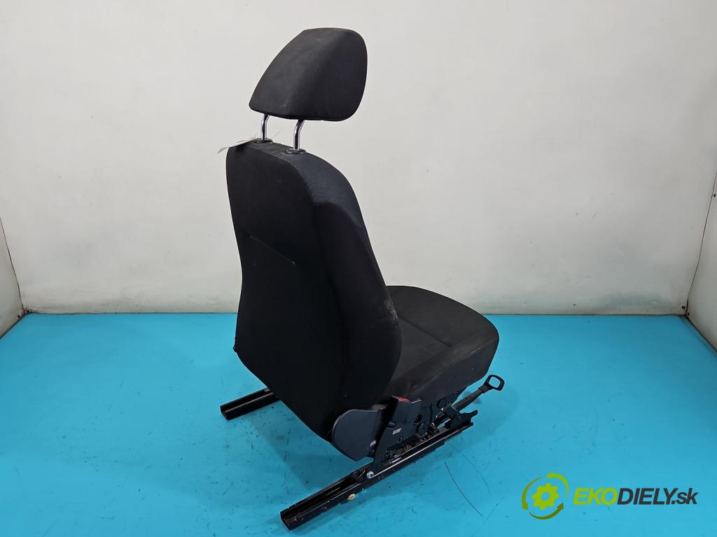 Skoda Fabia III 2014- 2021 1.0 MPI 60 HP manual 44 kW 999 cm3 5- Sedačka ľavý  (Sedačka, sedadlo)