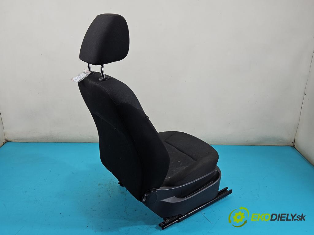 Skoda Fabia III 2014- 2021 1.0 MPI 60 HP manual 44 kW 999 cm3 5- Sedačka pravý  (Sedačka, sedadlo)