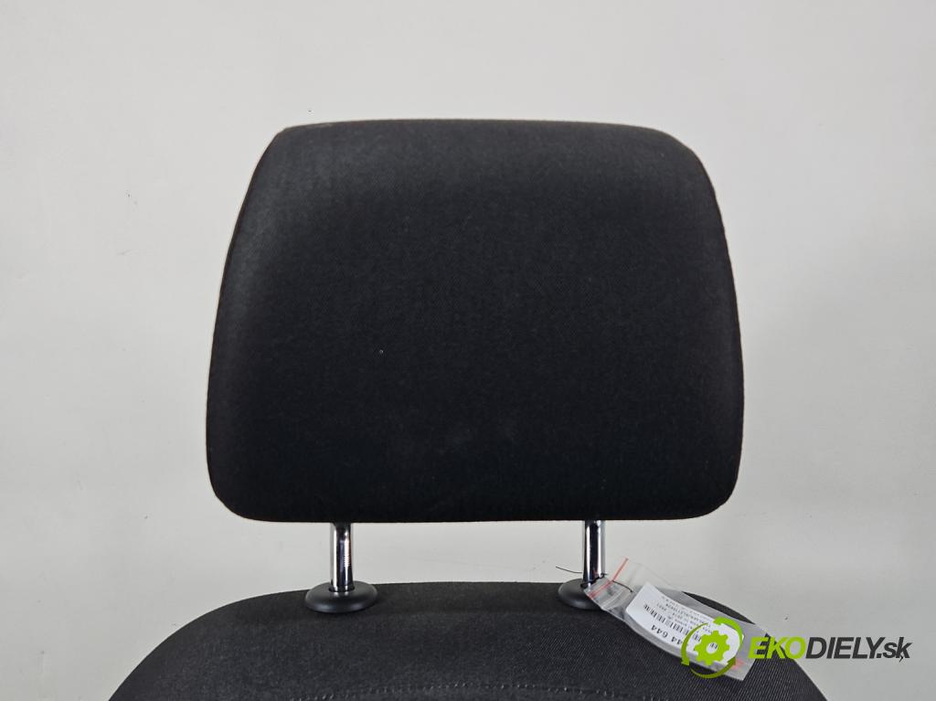 Skoda Fabia III 2014- 2021 1.0 MPI 60 HP manual 44 kW 999 cm3 5- Sedačka pravý  (Sedačka, sedadlo)